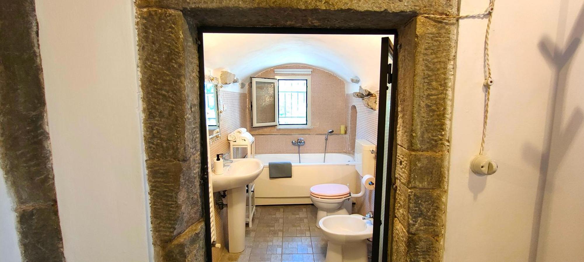 La Casa Delle Pietre Parlanti - Casa In Pietra Ai Piedi Del Parco Delle 5 Terre Bed & Breakfast Biassa Eksteriør bilde