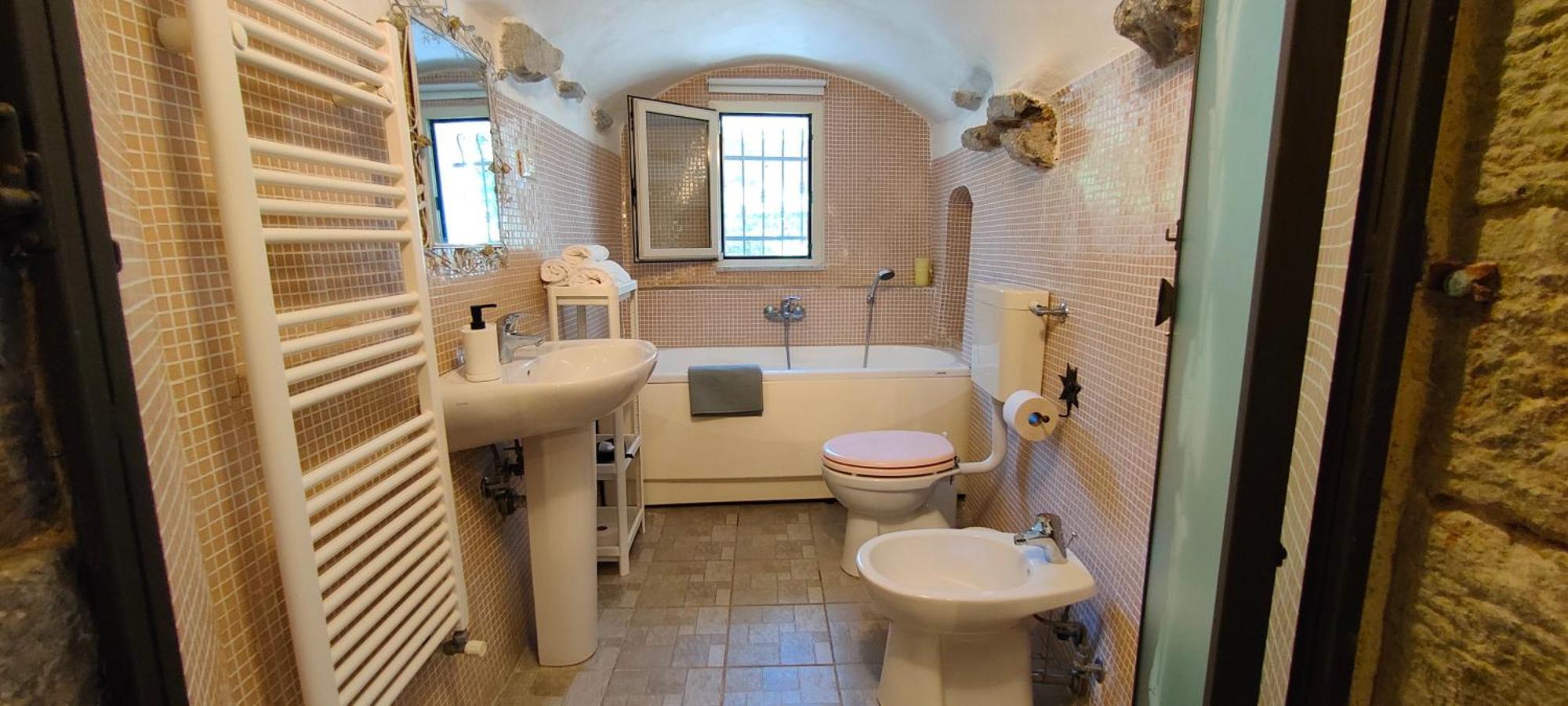 La Casa Delle Pietre Parlanti - Casa In Pietra Ai Piedi Del Parco Delle 5 Terre Bed & Breakfast Biassa Eksteriør bilde